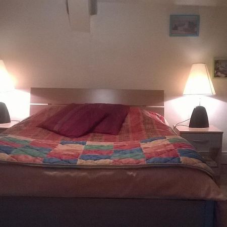 Le Hameau Aux Escargots Bed & Breakfast Bernon Room photo