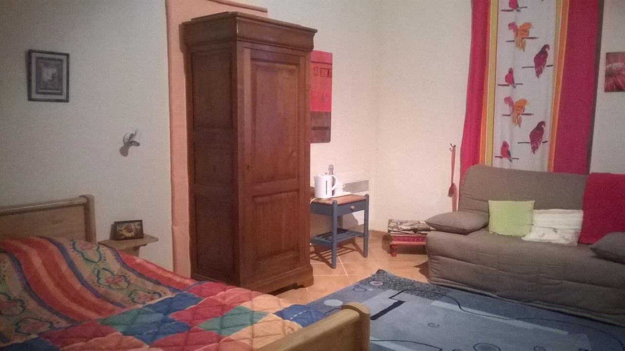 Le Hameau Aux Escargots Bed & Breakfast Bernon Room photo